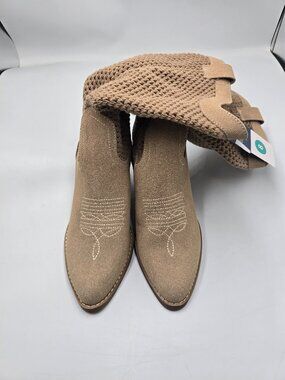 Universal Thread Boots